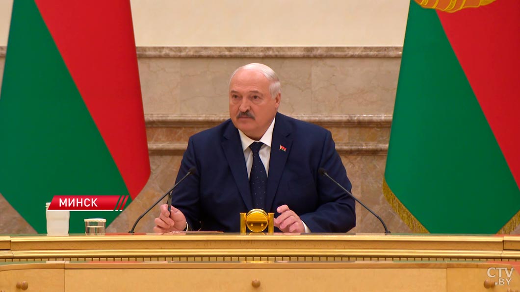 Лукашенко: если не туда завернём, на ВНС никто молчать не будет, это гарант-16