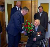 «Таких людей практически не осталось». Со 100-летием ветерана Великой Отечественной войны поздравил губернатор Витебской области