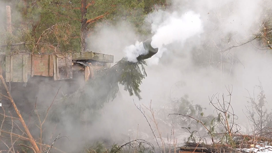 Мощные залпы и грохот взрывов – как проходит проверка обороноспособности белорусской армии?-2