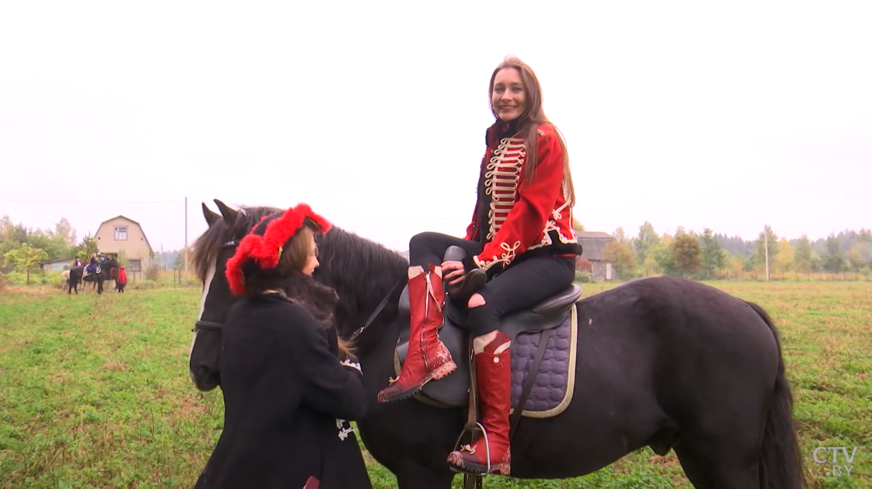 Дамское седло для лошади и эксклюзивные наряды барышень. Участницы охоты с борзыми о создании атмосферы 19 века-22