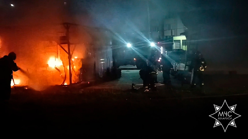Сотрудники МЧС ликвидировали пожар в кафе Жлобина
