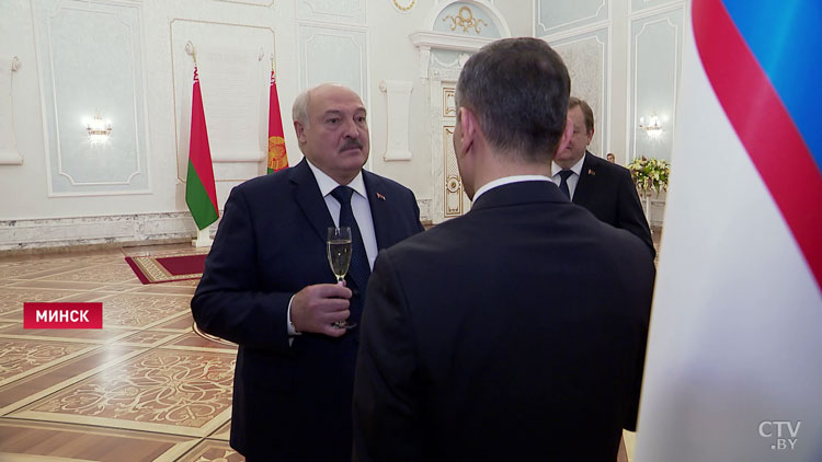 Лукашенко – послу Узбекистана: если мы реализуем торговлю с третьими странами, это уже будет прорыв!-4