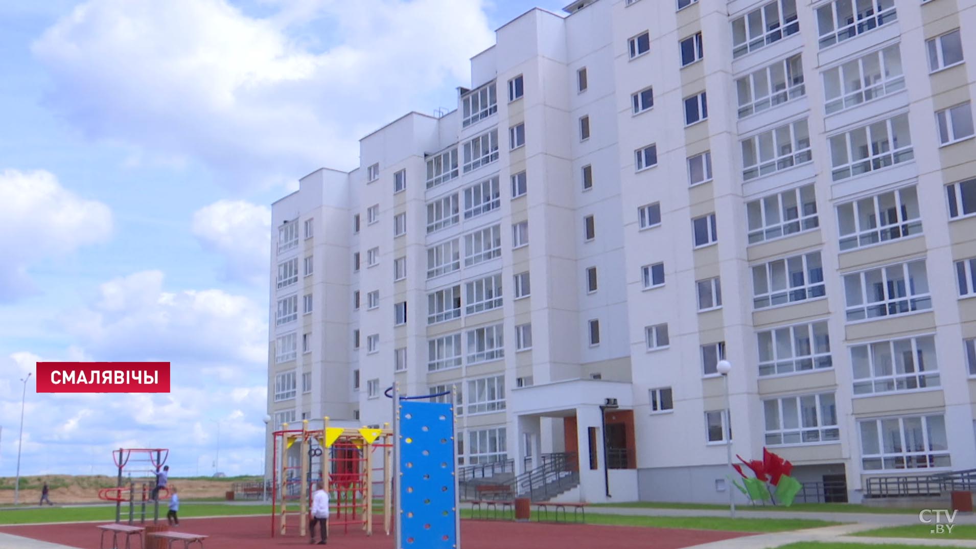 В Смолевичах сдали новый дом, 242 семьи получили ключи от квартир-16