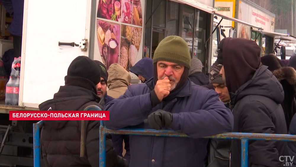 Белорусы единственные, кто пытается скрасить беженцам их тяжёлые дни ожидания. Как проходит 28-й день на границе-10