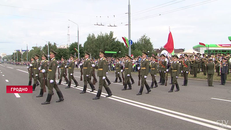 Торжественный митинг, парад военной техники и «Вальс Победы»: как в Гродно празднуют День Независимости-13