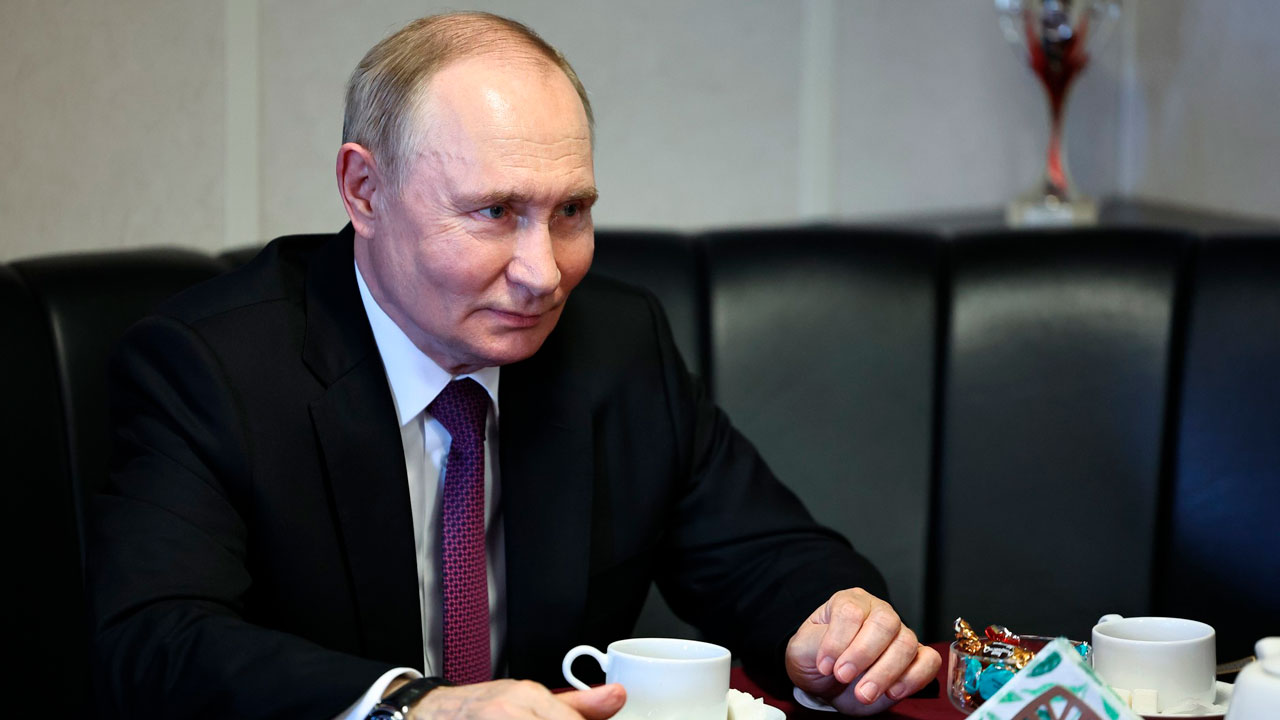 Песков назвал одно условие для возможной встречи Путина и Зеленского-0