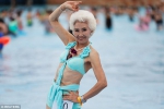 Фотофакт: в Китае женщины старше 55 боролись за звание «королевы купальников»