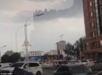 «Это ошибка в матрице»: в небе над Китаем очевидцы запечатлели плывущий город