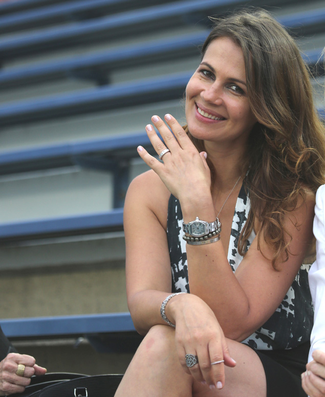 66-летняя жительница Лунинца погибла, выталкивая застрявшую в поле машину зятя 66-летняя жительница Лунинца погибла, выталкивая застрявшую в поле машину зятя