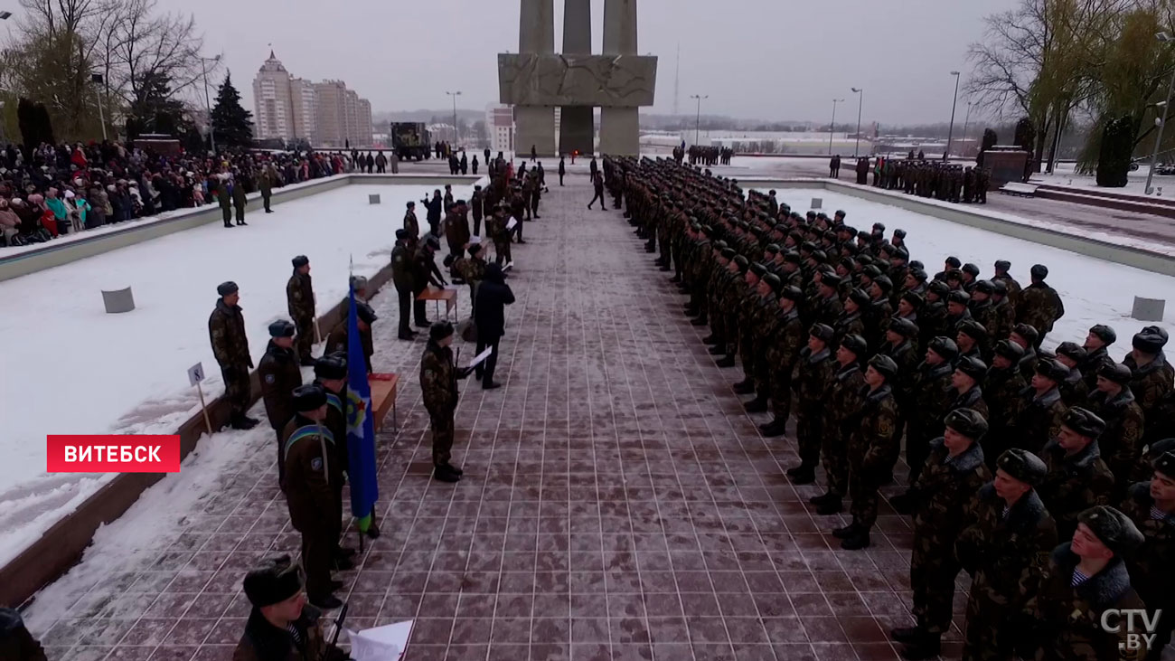 Более 500 новобранцев 103-й Витебской воздушно-десантной бригады приняли присягу-1