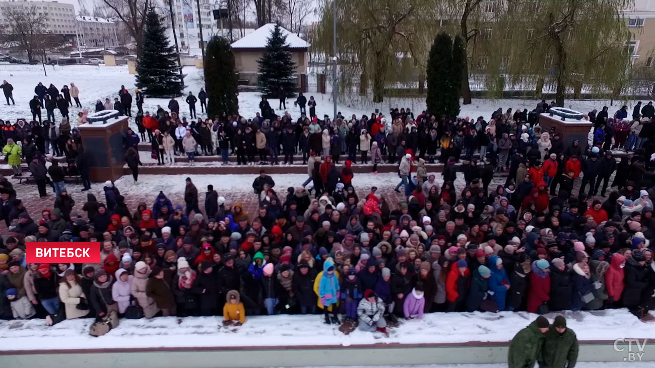 Более 500 новобранцев 103-й Витебской воздушно-десантной бригады приняли присягу-13