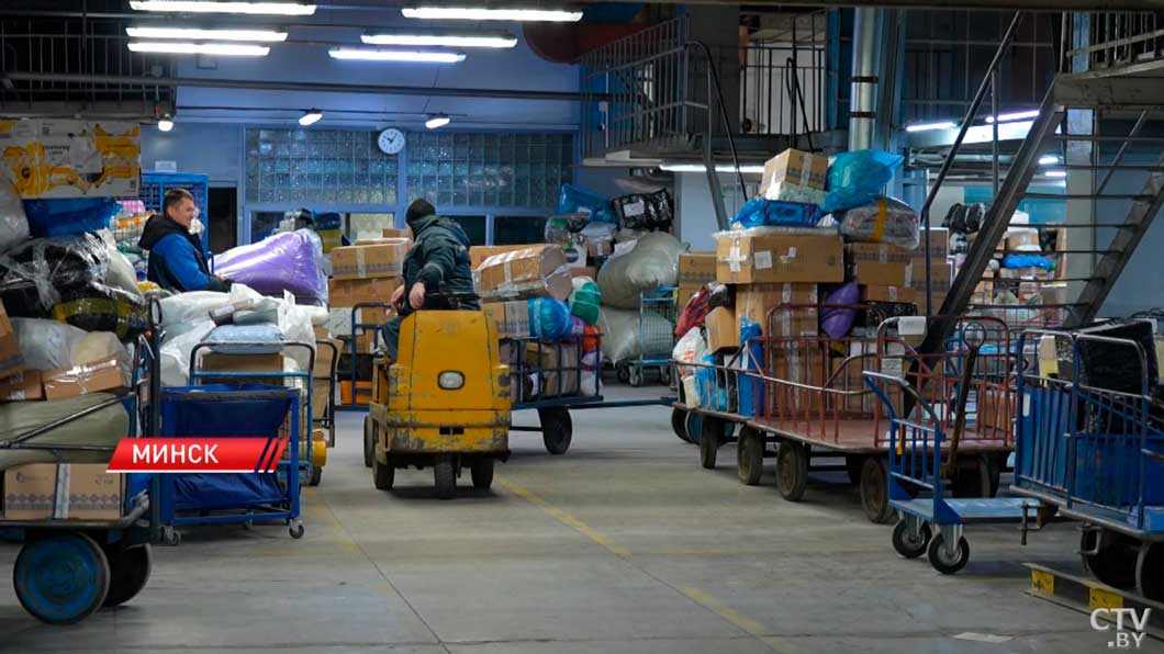 Каждый конверт дойдёт до адресата! Как работают сотрудники почты в новогодние праздники?-6