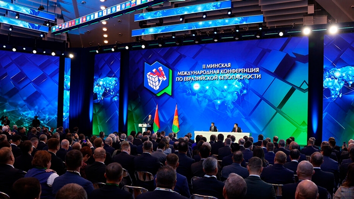 Лукашенко: незаконными санкциями обложено полмира