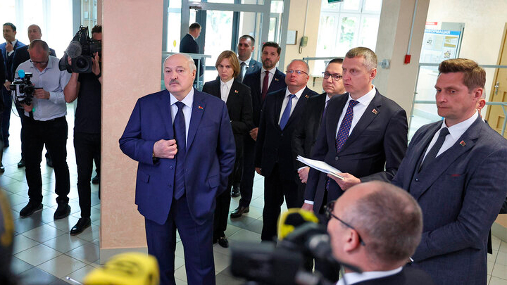 «Смотреть просто нечего!» Лукашенко раскритиковал «Беларусьфильм»