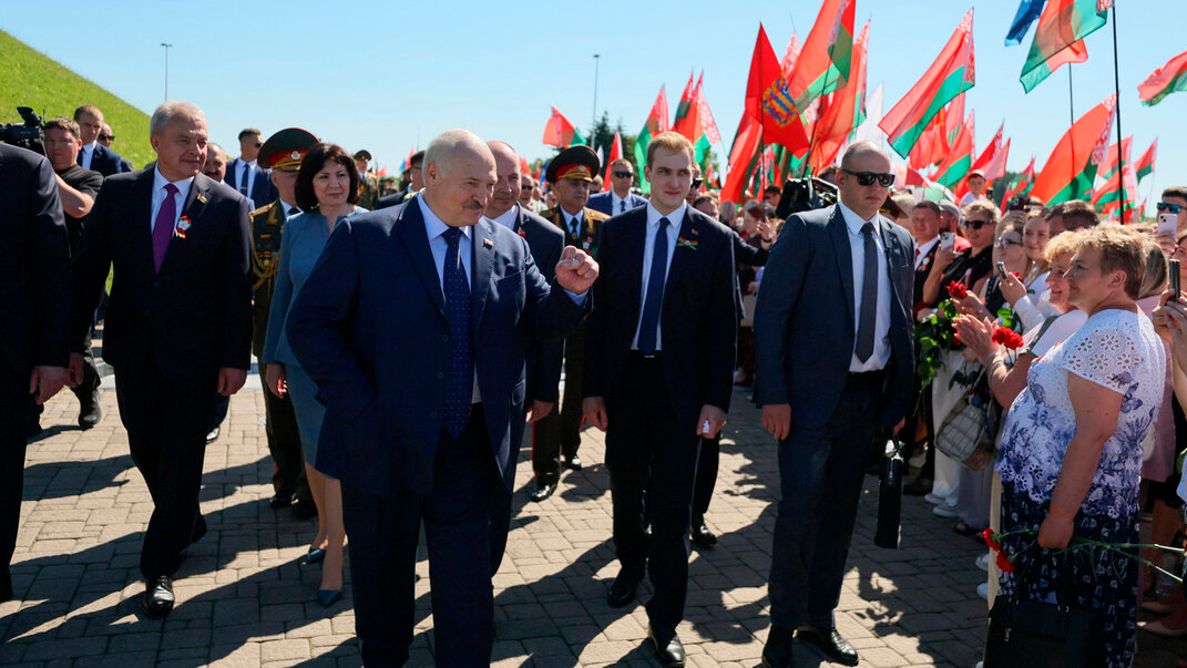 «С хлебом будем. И с картошкой тоже»: Лукашенко заверил белорусов