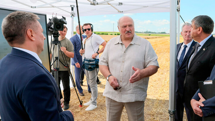 Лукашенко об уборочной кампании: надо ускоряться, чего бы это ни стоило