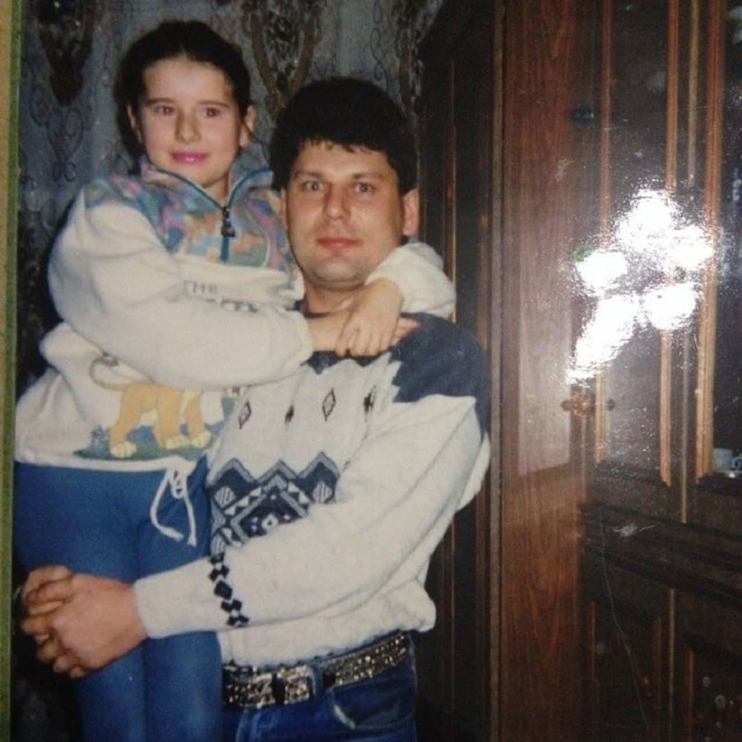Джинсы и яркий макияж. Девять фото из 90-ых, которые вызовут ностальгию -13