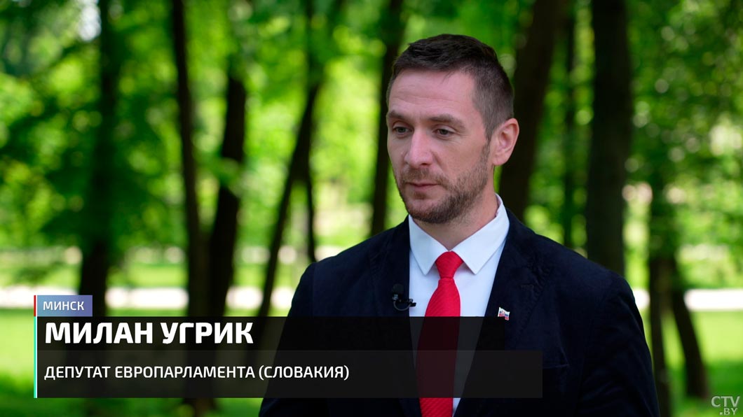 Депутат Европарламента рассказал, в чём обвинили его коллег, которые приехали в Москву на 9 Мая-4 Депутат Европарламента рассказал, в чём обвинили его коллег, которые приехали в Москву на 9 Мая-4