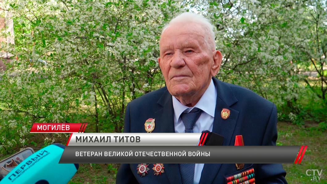 Праздник с доставкой на дом! В преддверии Дня Победы для ветеранов проводят персональные парады-10