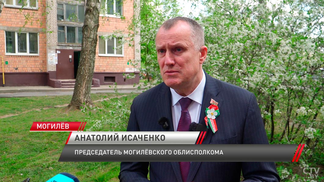 Праздник с доставкой на дом! В преддверии Дня Победы для ветеранов проводят персональные парады-12