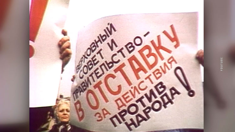 Работы нет, пустые полки, «зайчики» в карманах – какой Беларусь подошла к первым выборам Президента Работы нет, пустые полки, «зайчики» в карманах – какой Беларусь подошла к первым выборам Президента