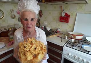 «Байден, женись на мне». 90-летняя белоруска пригласила президента США попробовать её печенье