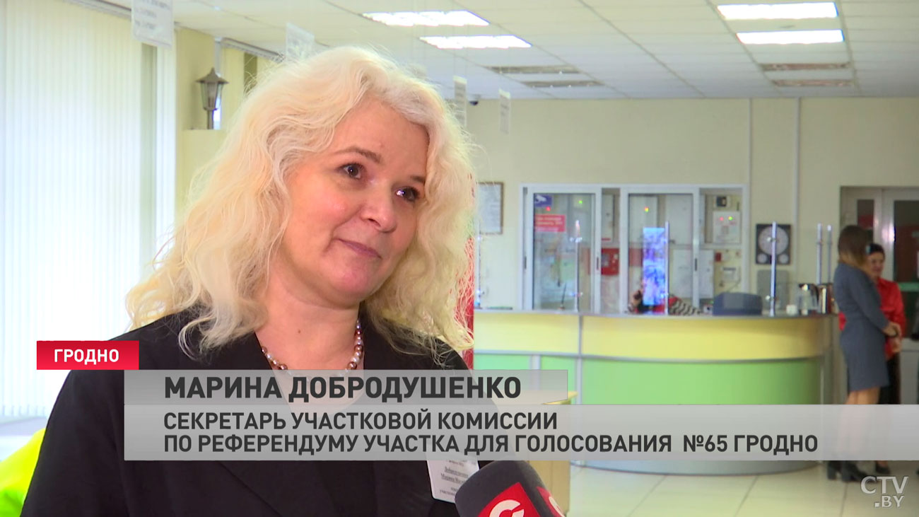 Подарки всем мужчинам, чай и свежая выпечка. Смотрите, как атмосферно прошло голосование на участке в Гродно-13