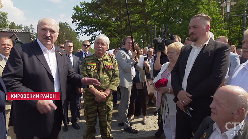 Президент на открытии мемориального комплекса в деревне Борки: каждое поколение белорусов мы будем растить, передавая им память -31