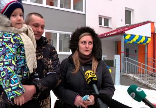 «Ждали 2-2,5 года, очень-очень рады». В Борисове медработники получили ключи от новых квартир «Ждали 2-2,5 года, очень-очень рады». В Борисове медработники получили ключи от новых квартир