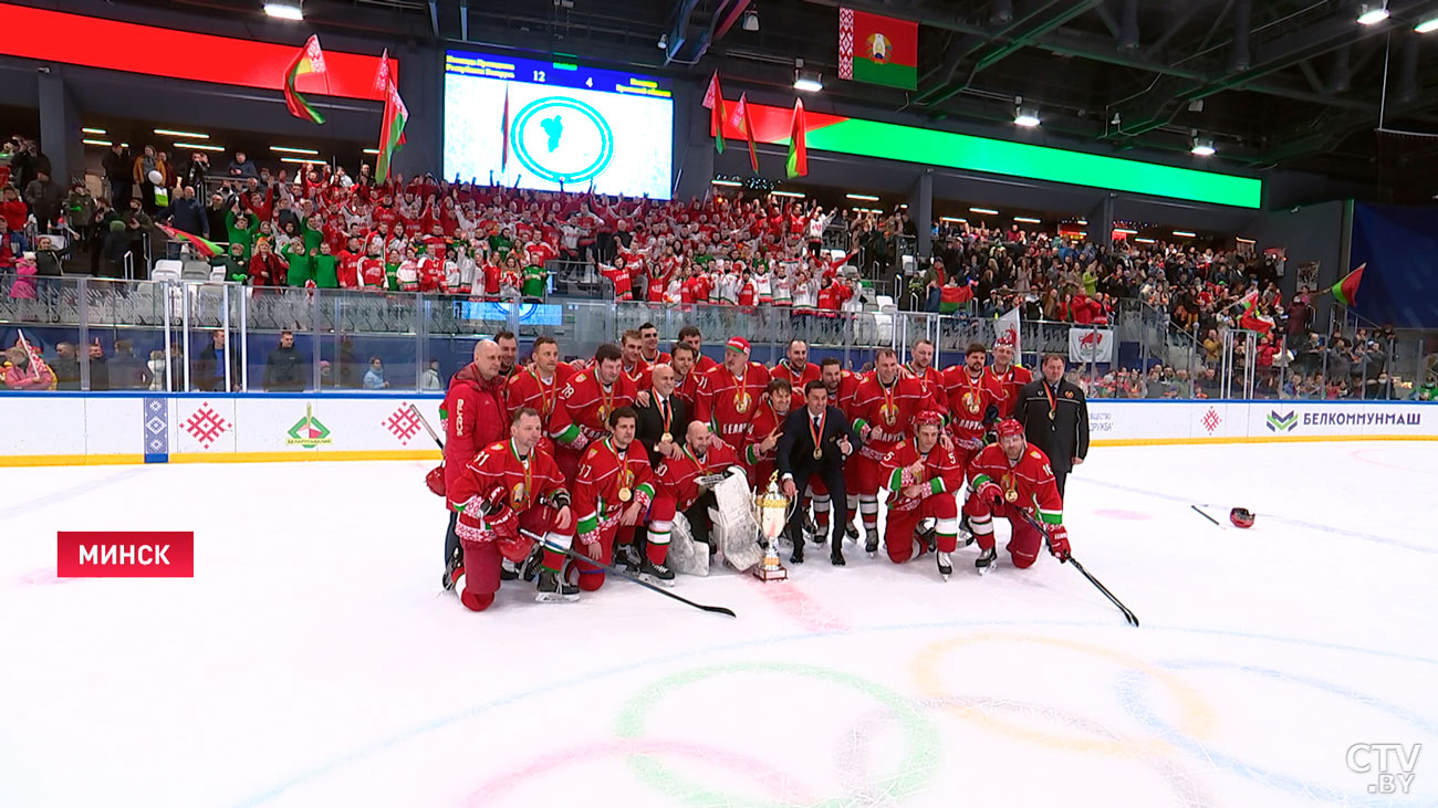 «У нас всегда позитив, всегда огонь, добро». Почему белорусы решили провести субботу на турнире по хоккею?-1