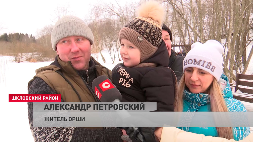 «Папа подговорил, чтобы я окунулся». В Крещение на Трофимовой кринице многолюдно. Что говорят белорусы про это место силы?-22