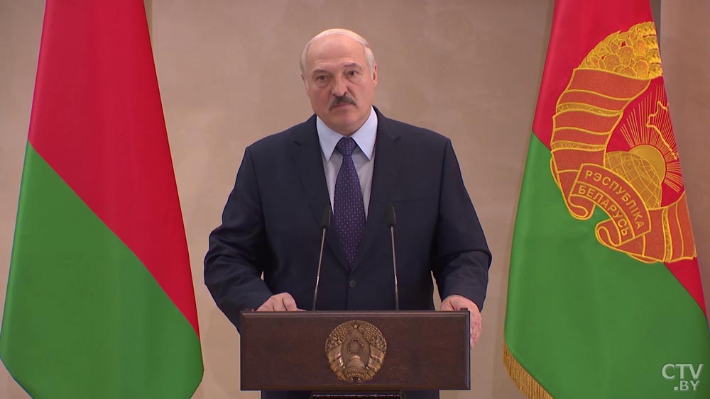 Александр Лукашенко: «Дай бог сейчас сохранить то, что у нас есть. А для этого надо быть, как кулак, едиными»-4