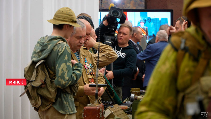 «На их примерах мы воспитываем». Юбилейные медали вручили ветеранам войны в Афганистане-19