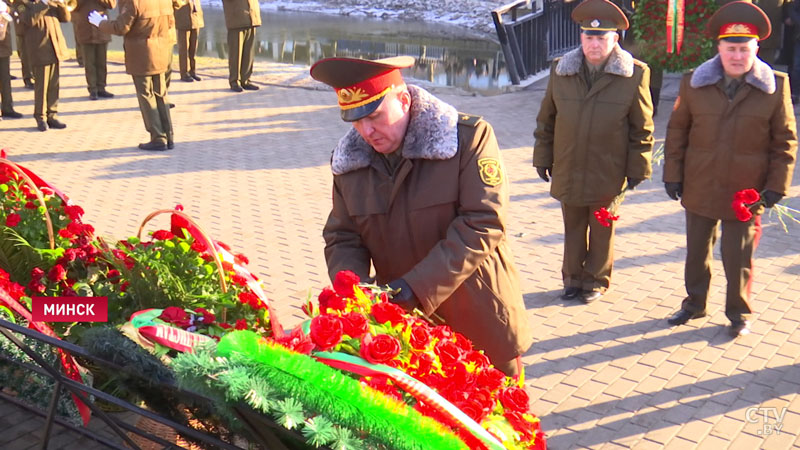 «Выполняли свой долг, не задумываясь». В Минске почтили память воинов-интернационалистов -15