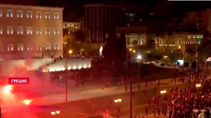 В Афинах во время митинга против принудительной вакцинации сработало взрывное устройство-1