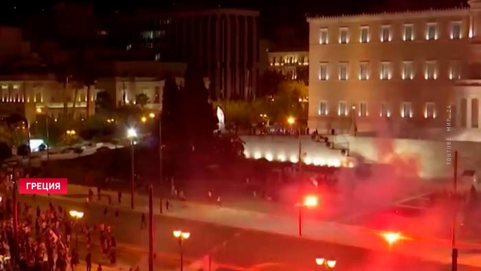 В Афинах во время митинга против принудительной вакцинации сработало взрывное устройство-4