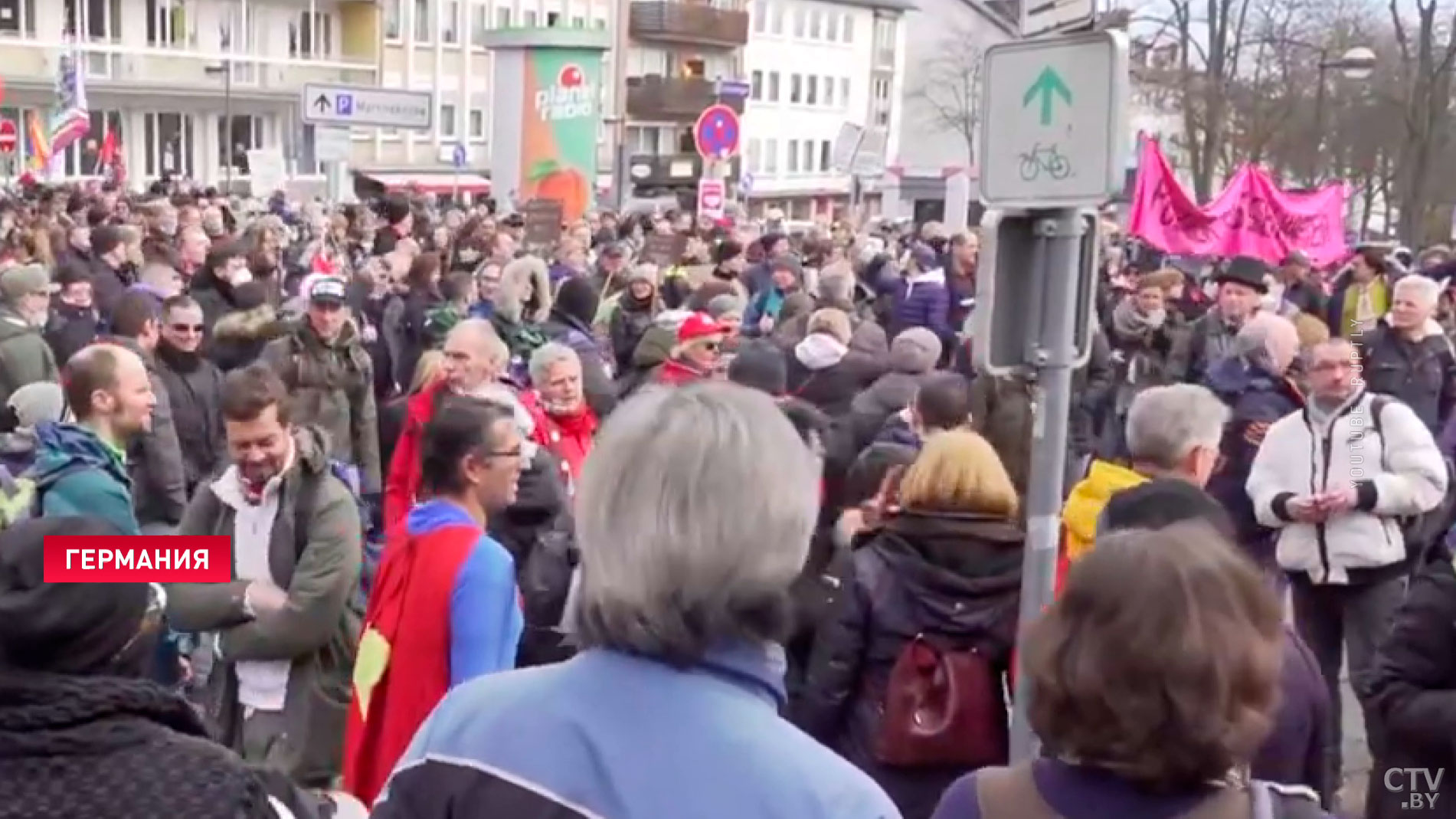 Акции протеста против карантинных мер прошли в разных странах. Полиция применила жёсткие меры-4