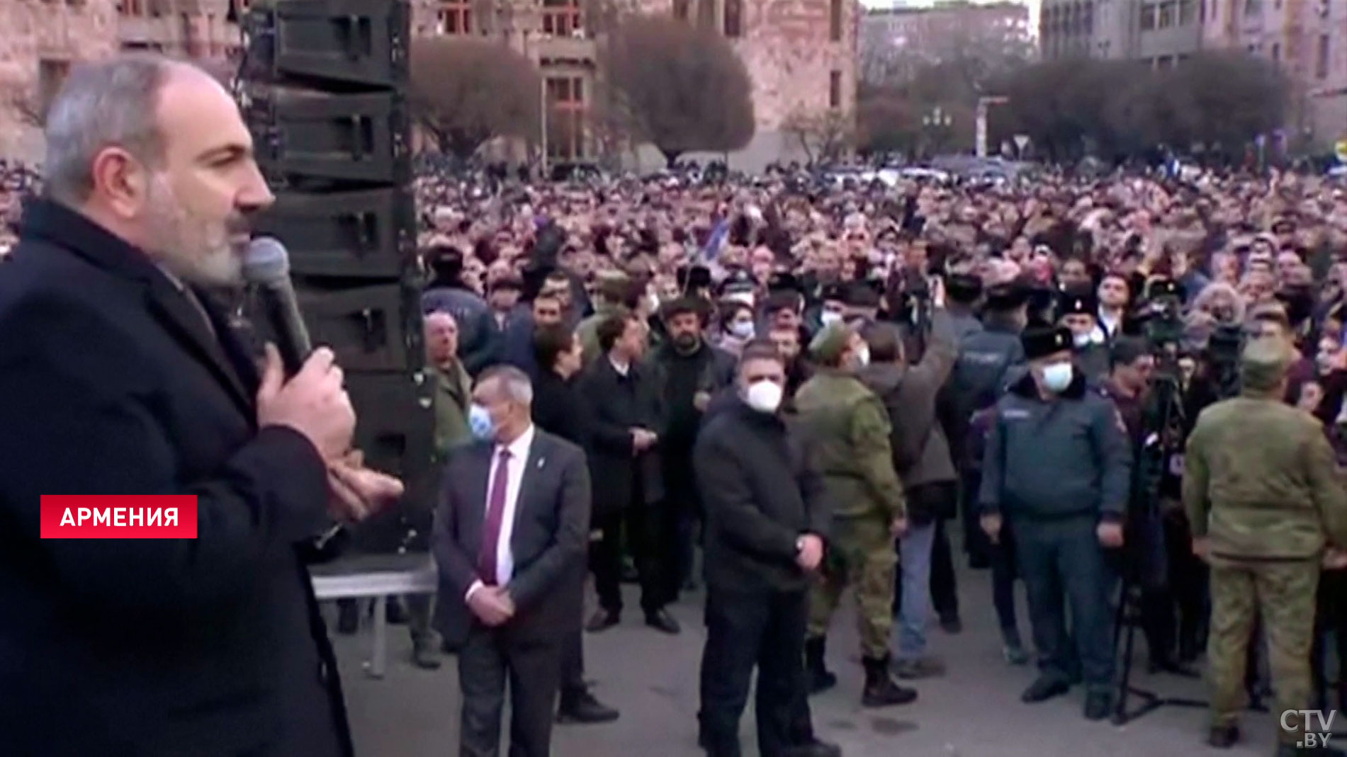 Протесты не утихают. Противники Пашиняна ворвались в правительственное здание в центре Еревана-4