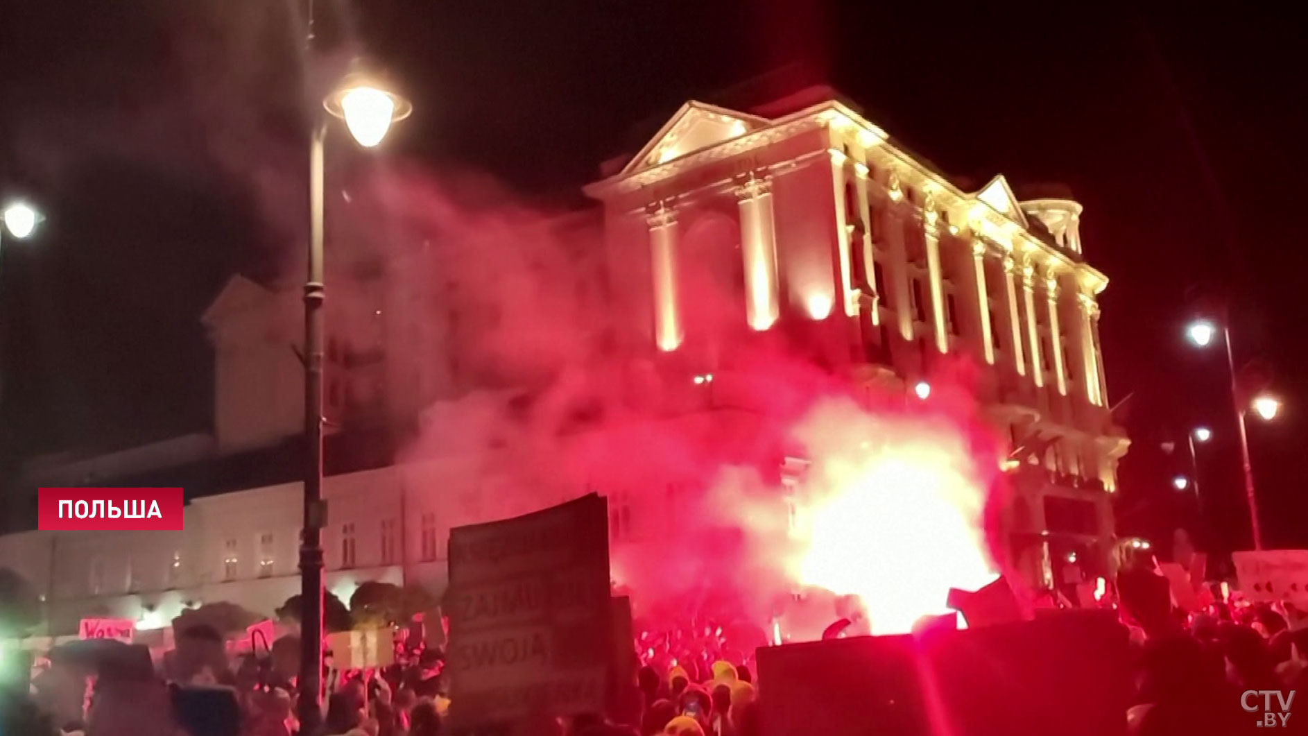 В Польше женщины-депутаты прервали заседание парламента, протестуя против запрета на аборты-6