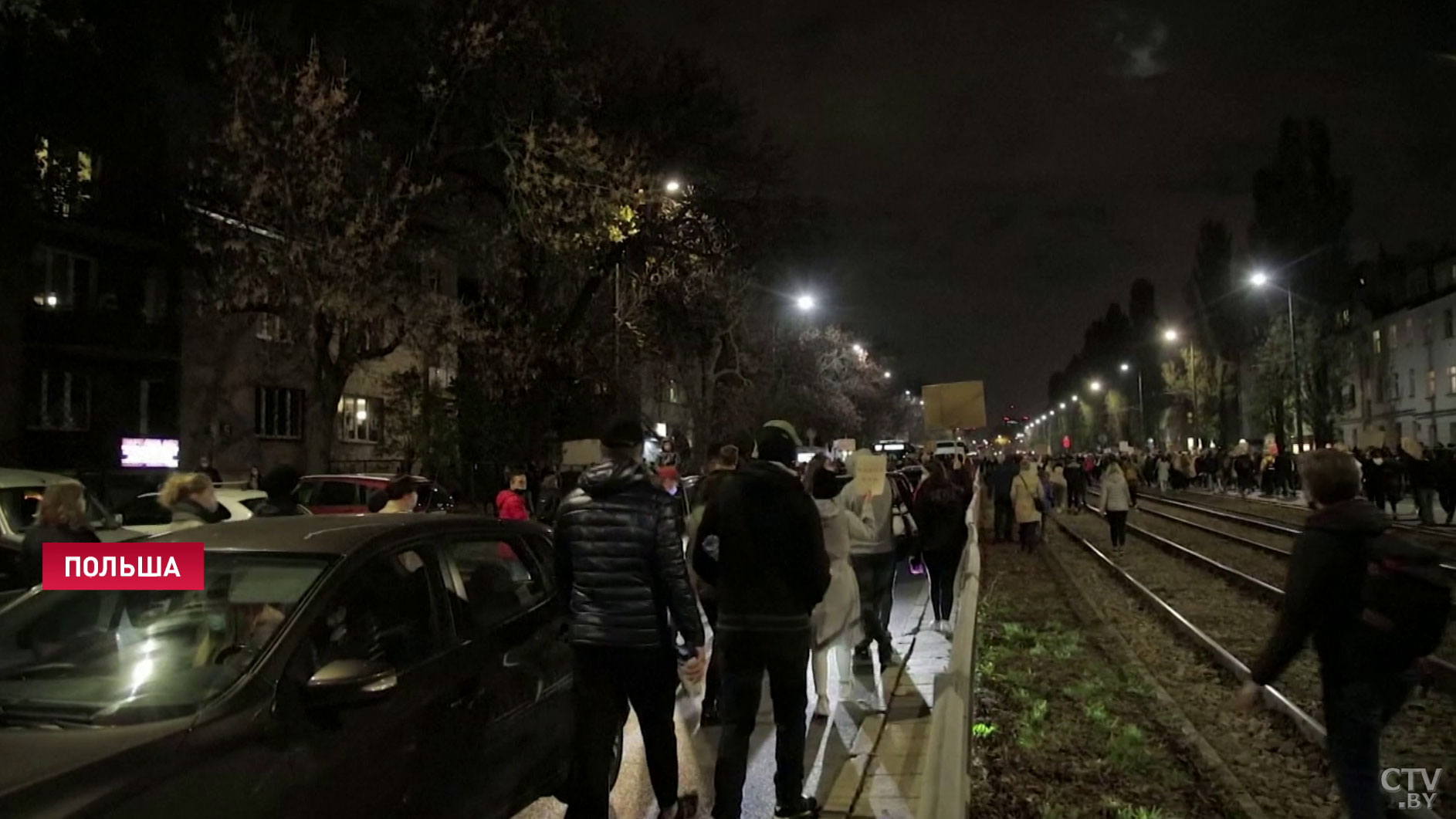 В Польше женщины-депутаты прервали заседание парламента, протестуя против запрета на аборты-11