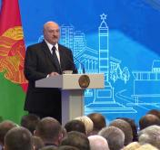 Александр Лукашенко: «Когда пришёл вот этот экзамен, когда Президент начал сверху давить, мы вдруг очнулись и увидели людей»