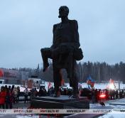 Александр Лукашенко принимает участие в митинге-реквиеме к годовщине хатынской трагедии