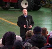 Александр Лукашенко о сокращении отпуска по уходу за ребёнком: депутаты, обсуждайте эти вопросы