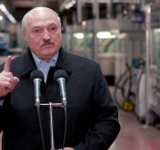 Президент во время посещения кожевенного завода в Гатово: «Приватизировать предприятие мы не будем»