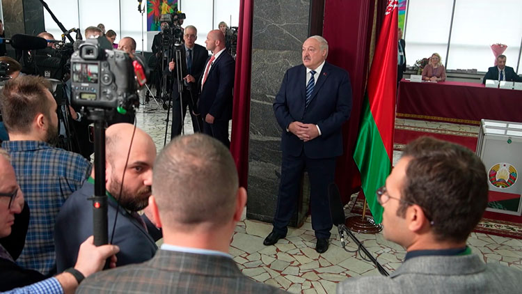 Лукашенко о выборах: мой уход будет равнозначен предательству