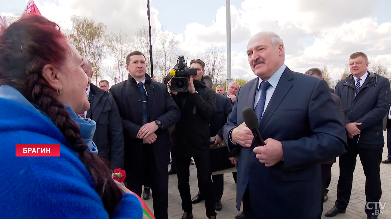 «Вы наш национальный герой». За что говорили спасибо Президенту в Брагине?-4