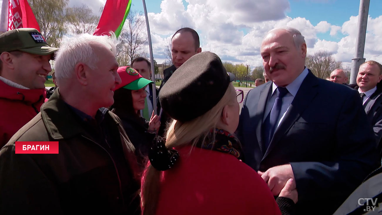 «Вы наш национальный герой». За что говорили спасибо Президенту в Брагине?-7