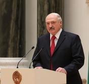 Президент Беларуси поздравил соотечественниц с 8 марта