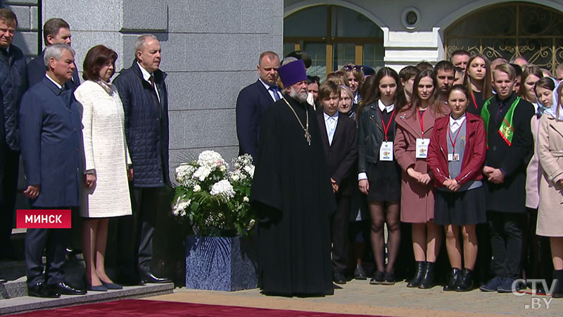 Президент: «Никогда почти не было их на трибунах - рядовых, сержантов, младших офицеров. Постараемся исправить эту ситуацию»-9