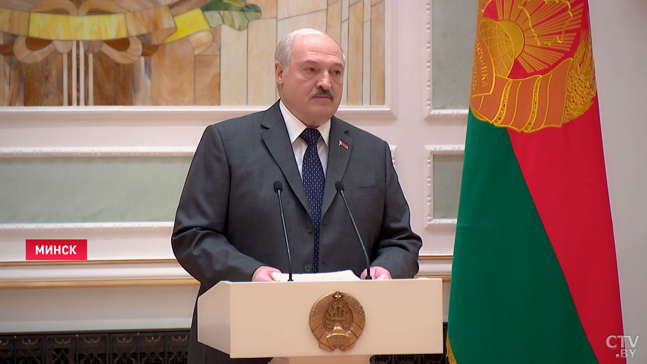 Лукашенко: с такими врачами, которые отдают свои сердца и труд во имя выздоровления людей, нам ничего не страшно-3